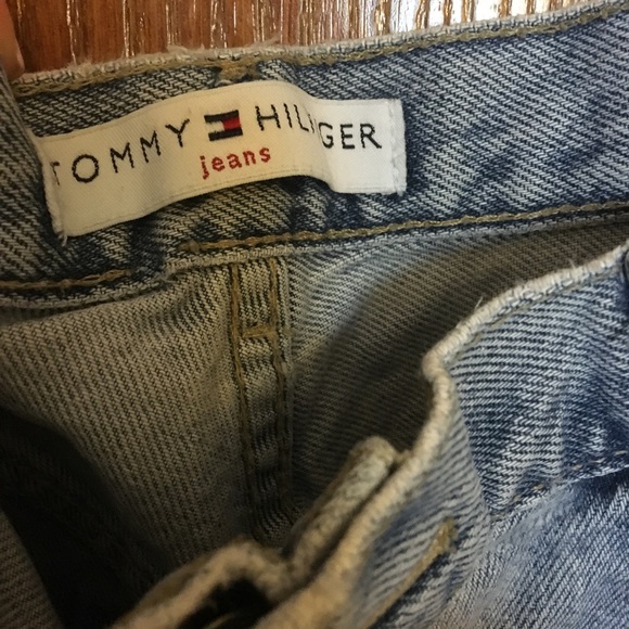 Vintage High Waisted Tommy Hilfiger Mom Jeans - Picture 3 of 7